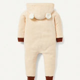Cozy Cub Mono con estampado de Baby Girl patron ribete en contraste con boton con capucha con forro termico tejido