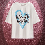 Marilyn Monroe X  Camiseta De Hombro Caido Para Nina En Edad Tween Con Diseno Grafico De Letras Y Corazones