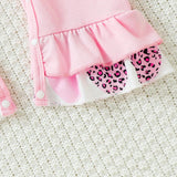 Mono Casual Con Apliques De Osito Y Mangas Burbuja Con Estampado De Corazon Para Bebe Nina. Con Fondo Adjunto Para Primavera Y Verano.