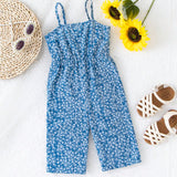 Jumpsuit de cuello halter para bebe con patron floral romantico, perfecto para vacaciones en la playa de verano